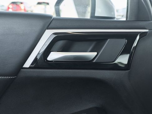 Used 2024 Mitsubishi Outlander SE image 17