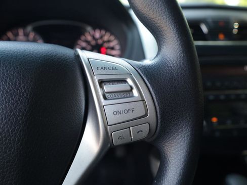 Used 2013 Nissan Altima 2.5 S FWD image 23