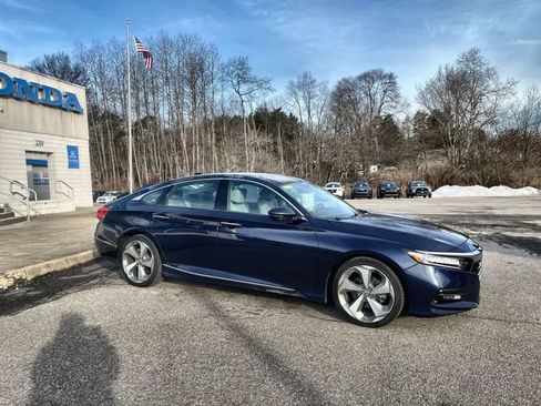 Used 2020 Honda Accord Touring image 11