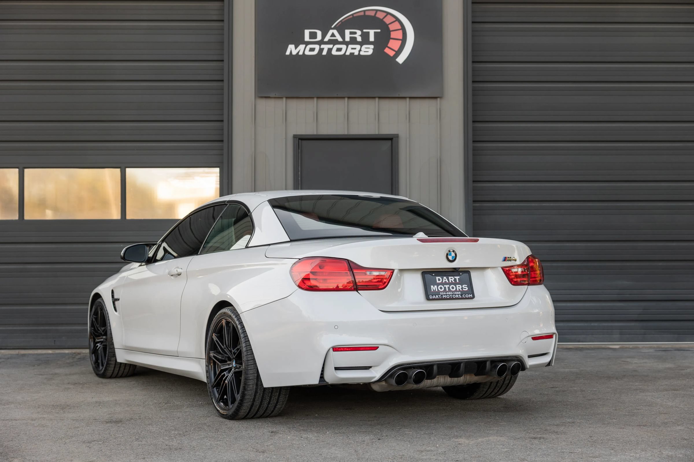 Used 2015 BMW M4 Convertible w/ Executive Package RWD image 7