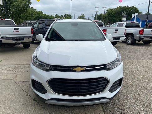 Used 2017 Chevrolet Trax LT w/ LT Convenience Package FWD image 7