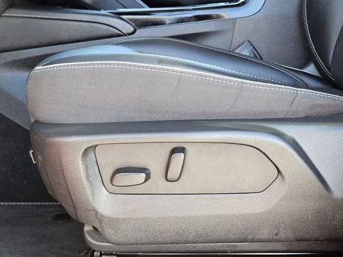 Used 2023 Buick Envision Essence image 23