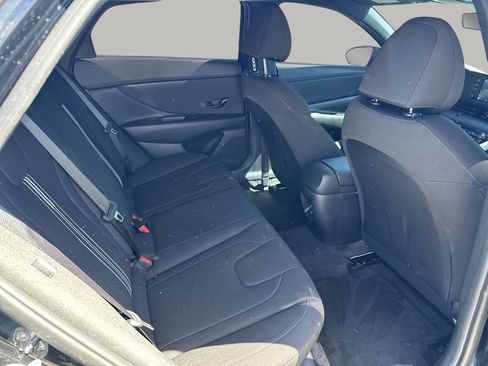 Used 2025 Hyundai Elantra Sport image 12