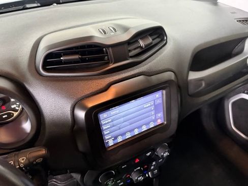 Used 2020 Jeep Renegade Latitude w/ Cold Weather Group AWD/4WD image 21