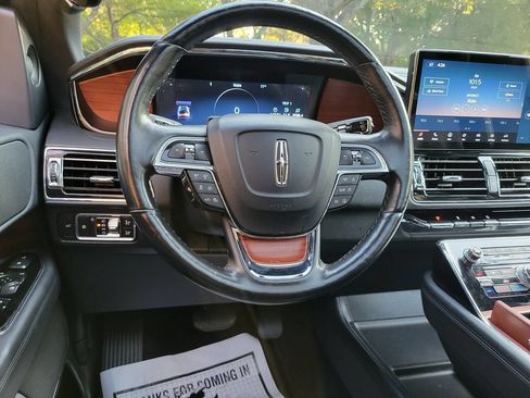 Used 2024 Lincoln Navigator L Premiere 4x4 4dr SUV image 35
