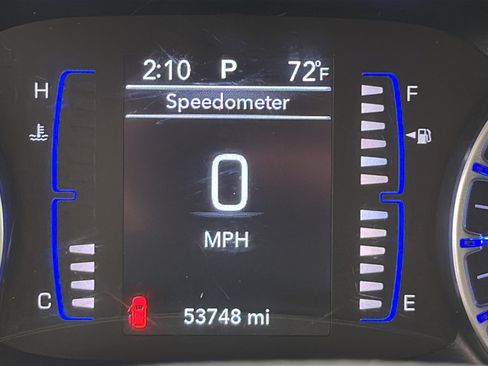 Used 2022 Chrysler Voyager LX FWD image 15