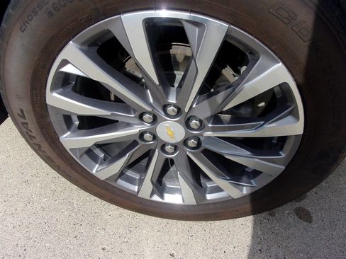 Used 2023 Chevrolet Traverse Premier AWD/4WD image 9