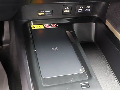 Used 2025 Toyota Camry LE image 26