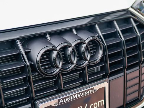 Used 2025 Audi Q3 2.0T Premium w/ Convenience Package image 12