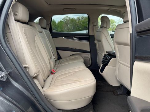 Used 2017 Lincoln MKX Reserve w/ Lincoln MKX Climate Package AWD/4WD image 18