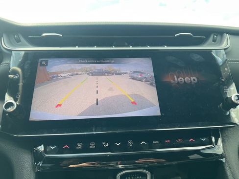 New 2026 Jeep Grand Cherokee Altitude AWD/4WD image 25