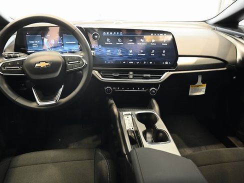 New 2026 Chevrolet Equinox EV LT image 12