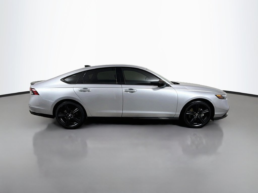 Used 2025 Honda Accord Sport image 8