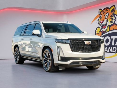 Used 2022 Cadillac Escalade ESV Sport Platinum RWD image 3