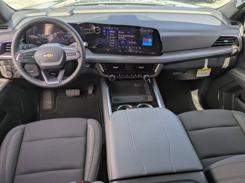 New 2026 Chevrolet Suburban LS RWD image 17