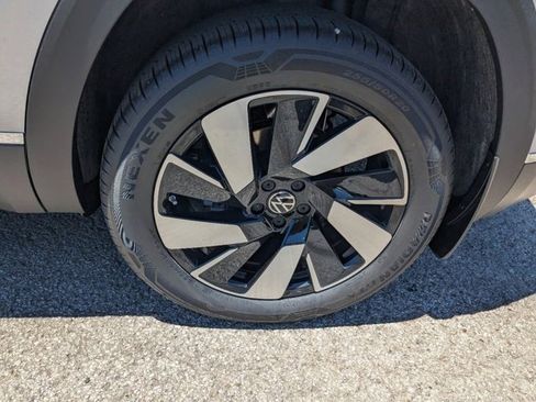 New 2024 Volkswagen Atlas Cross Sport SEL image 7