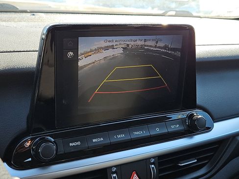 Used 2022 Kia Forte LXS image 17