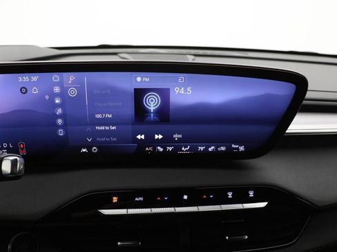 Used 2025 Buick Enclave Preferred image 21