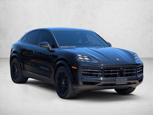 Used 2025 Porsche Cayenne Coupe AWD/4WD image 3