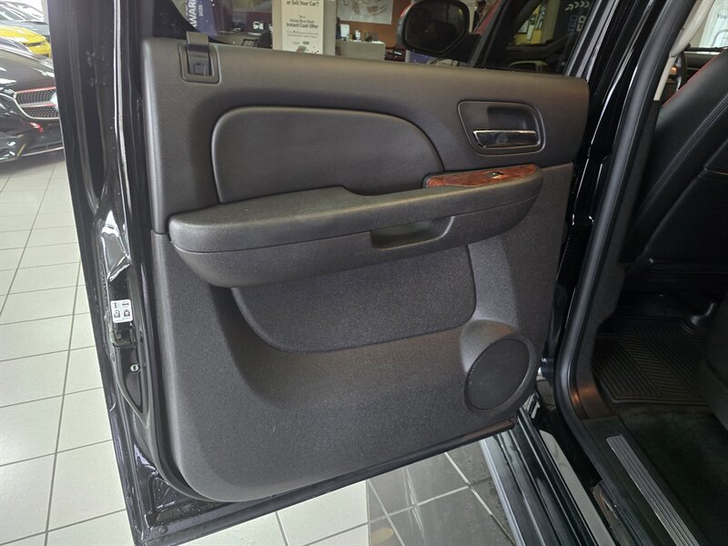 Used 2012 Chevrolet Suburban LTZ AWD/4WD image 9