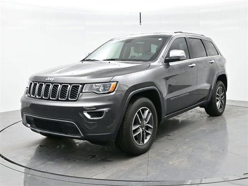 Used 2019 Jeep Grand Cherokee Limited w/ Trailer Tow Group IV image 3