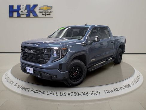 Used 2025 GMC Sierra 1500 Elevation w/ Elevation Premium Package AWD/4WD image 3