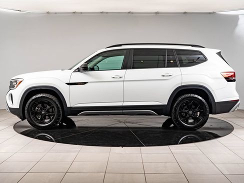 Used 2025 Volkswagen Atlas Peak Edition SE AWD/4WD image 5