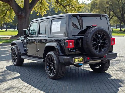 Used 2023 Jeep Wrangler Unlimited Sahara image 7