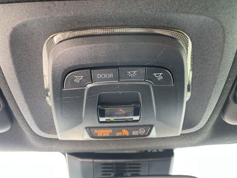 Used 2023 Toyota Corolla SE FWD image 18
