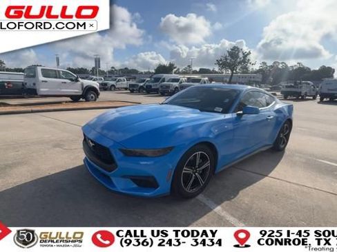 Used 2025 Ford Mustang Coupe RWD image 4