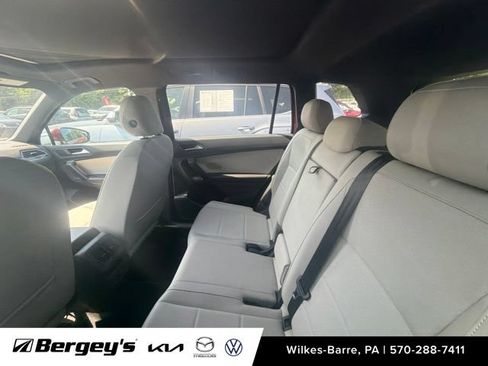 Used 2019 Volkswagen Tiguan SEL R-Line AWD/4WD image 12