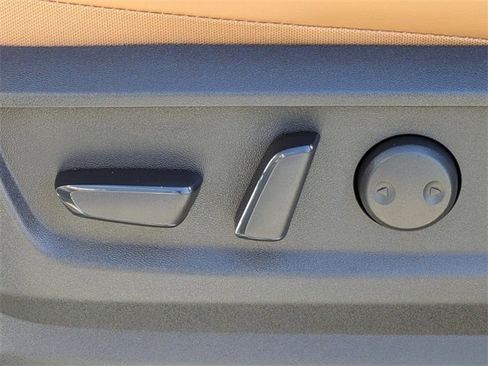 New 2026 Nissan Armada SL w/ Captain's Chari Seat Package image 24