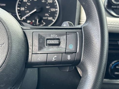 Certified 2023 Nissan Rogue SV FWD image 28