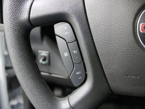 Used 2025 GMC Savana 3500 LT w/ LT Preferred Equipment Group RWD image 9