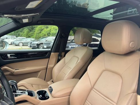 Used 2020 Porsche Cayenne AWD/4WD image 14