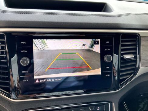 Used 2023 Volkswagen Atlas Cross Sport SE w/ Panoramic Sunroof Package FWD image 27