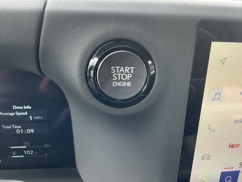 Used 2024 Lexus GX 550 w/ Accessory Package (Z1) AWD/4WD image 21