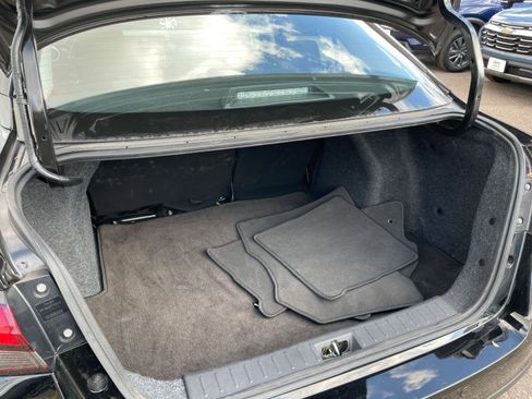 Used 2025 Nissan Versa SV image 30