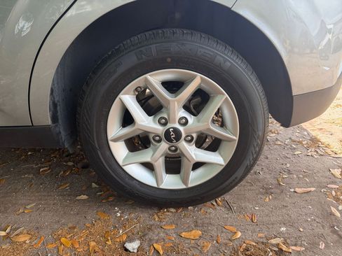 Used 2025 Kia Soul LX w/ LX Technology Package image 28