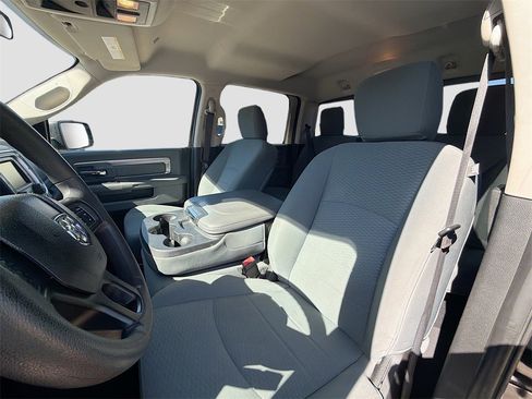 Used 2020 RAM 1500 Classic SLT image 19