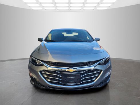Used 2024 Chevrolet Malibu LT image 2