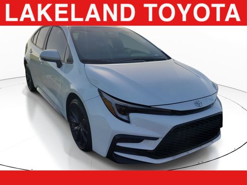Used 2024 Toyota Corolla SE FWD image 1