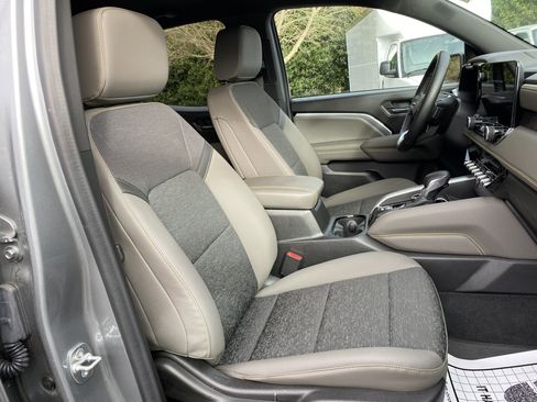 Used 2024 Chevrolet Colorado ZR2 w/ Safety Package image 33