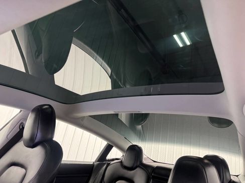 Used 2020 Tesla Model 3 Standard Range Plus image 9