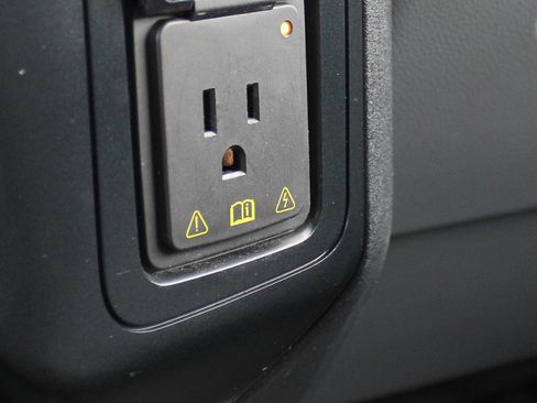 Used 2023 Ford F350 XLT w/ FX4 Off-Road Package image 35