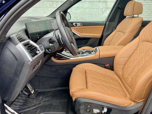 Used 2024 BMW X7 xDrive40i w/ M Sport Package image 14