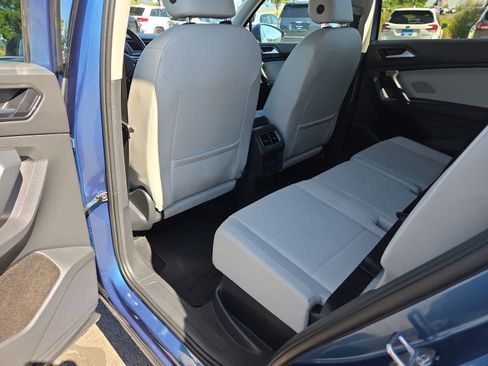 Used 2018 Volkswagen Tiguan SE AWD/4WD image 20