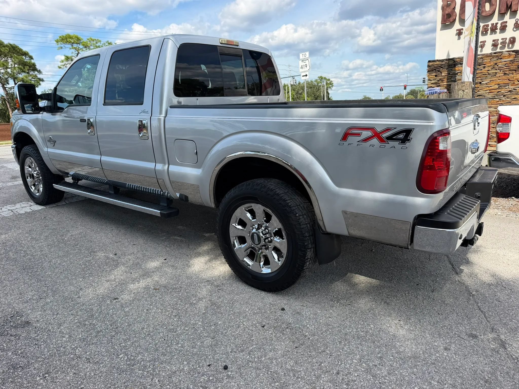 Used 2015 Ford F250 Lariat w/ Lariat Ultimate Package AWD/4WD image 4