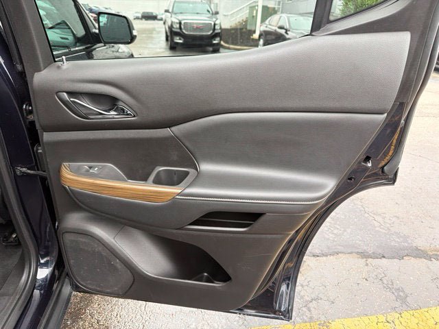 Used 2021 GMC Acadia SLE w/ Driver Convenience Package AWD/4WD image 23
