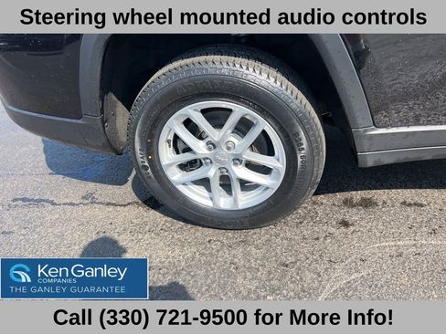 Used 2024 Jeep Grand Cherokee L Laredo AWD/4WD image 22